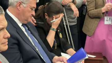 Η viral αντίδραση της Ουκρανής πρέσβειρας στον ταραχώδη διάλογο Τραμπ με Ζελένσκι - Δείτε βίντεο