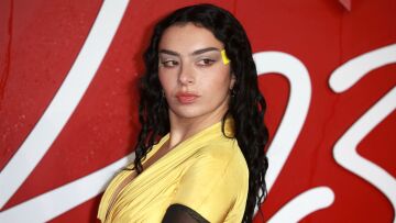 Brit Awards 2025: «Σάρωσε» η Charli XCX - Δείτε τη λίστα με τους νικητές