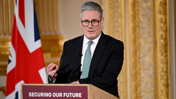 Το Λονδίνο χαιρετίζει την πρόοδο στην πρωτοβουλία Τραμπ με στόχο την επίτευξη εκεχειρίας στην Ουκρανία 