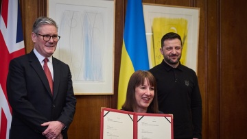 Ζελένσκι: Με τα 2,74 δισ. ευρώ της Βρετανίας θα κατασκευάσουμε όπλα