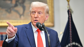 Ο Τραμπ εντείνει τον εμπορικό του πόλεμο με Καναδά, Μεξικό και Κίνα - Άμεση απάντηση από Οτάβα και Πεκίνο