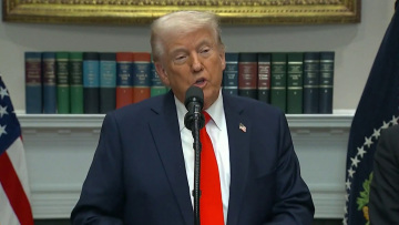 Ο κολοσσός κατασκευής ημιαγωγών TSMC θα επενδύσει «τουλάχιστον 100 δισ δολάρια» στις ΗΠΑ, ανακοίνωσε ο Τραμπ 