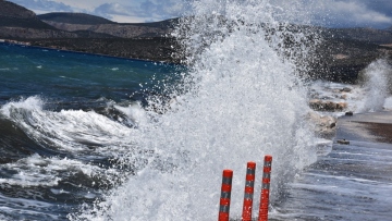 Ανεβαίνει ο υδράργυρος το επόμενο δεκαπενθήμερο - Αίθριος καιρός στη χώρα, πού προβλέπονται ισχυροί άνεμοι και βροχές