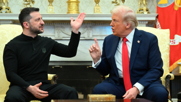 Ο Τραμπ παγώνει τη στρατιωτική βοήθεια των ΗΠΑ στην Ουκρανία και κλιμακώνει τη ρητορική κατά Ζελένσκι