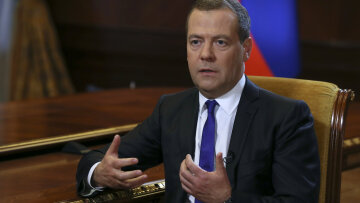 Μεντβέντεφ: Η Ρωσία έχει καθήκον να προκαλέσει τη μέγιστη ήττα στην Ουκρανία