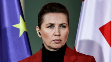 Η Γροιλανδία δεν πωλείται, επανέλαβε η Δανή πρωθυπουργός μετά τις δηλώσεις Τραμπ