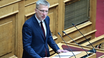 Σκέρτσος στη Βουλή: Έχουμε χρέος να φτιάξουμε ένα περιβάλλον όπου οι νέοι θα ζουν με ασφάλεια