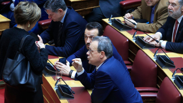 Γκρίνια στον ΣΥΡΙΖΑ για το ΠΑΣΟΚ μετά τη μεταγραφή Πέτρου Παππά στη Χαριλάου Τρικούπη - Αγκάθι και η σύμβαση 717