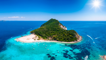 Ζάκυνθος: Κάτω από τη μύτη της πολιτείας έχτιζαν εντός του Εθνικού Θαλάσσιου Πάρκου