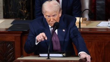 Εκτινάχτηκε το εμπορικό έλλειμμα στις ΗΠΑ μετά τους δασμούς που ανακοίνωσε ο Ντόναλντ Τραμπ