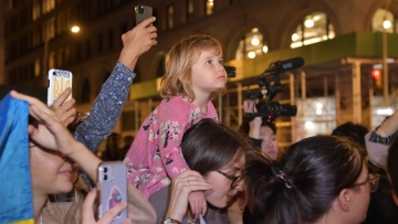 Ντόναλντ Τραμπ: Θα ανακαλέσει το νομικό καθεστώς για 240.000 Ουκρανούς που θα τεθούν σε διαδικασία γρήγορης απέλασης