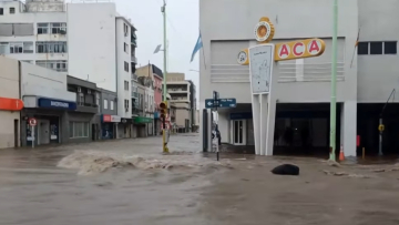 Τουλάχιστον έξι νεκροί από πλημμύρες στη Μπαΐα Μπλάνκα της Αργεντινής - Δείτε βίντεο