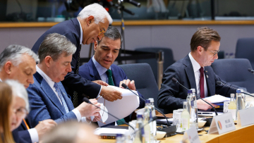 Σύνοδος Κορυφής: «Πράσινο φως» για ευρωπαϊκή άμυνα και στήριξη στην Ουκρανία - Οι αποφάσεις για τα 800 δισ. ευρώ και η μοναξιά του Όρμπαν