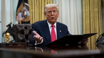 Ο Τραμπ απειλεί τώρα  με κυρώσεις και δασμούς και τη Ρωσία - «Καθίστε στο τραπέζι, πριν να είναι αργά»