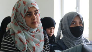 Αφγανιστάν: Η μόνη χώρα στον κόσμο που απαγορεύει την εκπαίδευση των κοριτσιών άνω των 12 ετών