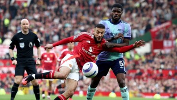 Μάντσεστερ Γιουνάιτεντ-Άρσεναλ 1-1: Άπιαστο... όνειρο ο τίτλος για τους Λονδρέζους - Δείτε τα γκολ 