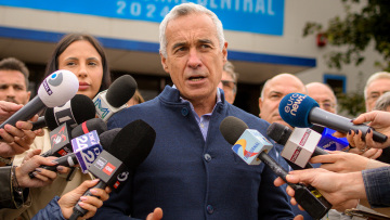 Ρουμανία: Προσφεύγει στο Συνταγματικό Δικαστήριο ο Γκεοργκέσκου για την απόρριψη της υποψηφιότητάς του