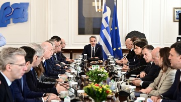 Εβδομάδα ανασχηματισμού και Προανακριτικής - Πώς διαμορφώνουν την στρατηγική των κομμάτων τα γκάλοπ