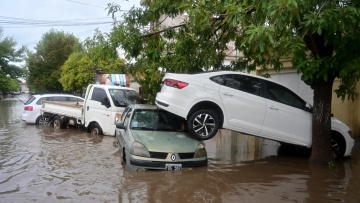 Τουλάχιστον 16 νεκροί και πάνω από 1.000 κάτοικοι ξεσπιτωμένοι εξαιτίας των πλημμύρων στην Αργεντινή 