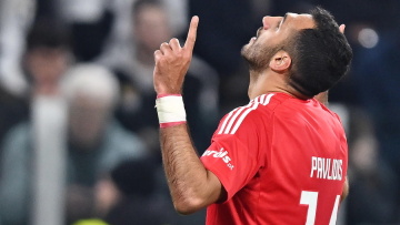 Αποχαιρέτησε με ψηλά το κεφάλι το Champions League ο Παυλίδης - Τα επτά γκολ και το χατ τρικ κόντρα στην Μπαρτσελόνα - Bίντεο