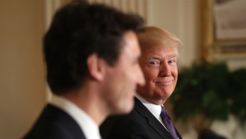 Ο Τραμπ αυξάνει στο 50% τους δασμούς σε χάλυβα και αλουμίνιο από τον Καναδά και πιέζει ξανά: Να γίνετε η 51η Πολιτεία των ΗΠΑ!