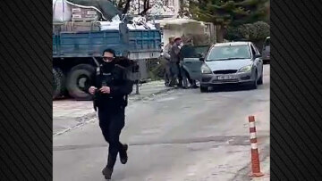 Βούλα: Βίντεο με τα πρώτα δραματικά δευτερόλεπτα της τραγωδίας με τον 28χρονο εργάτη που πέθανε από ηλεκτροπληξία