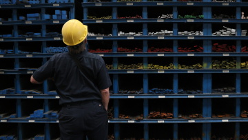 Oι δασμοί του Τραμπ προκαλούν αβεβαιότητα και ανακατατάξεις στην παγκόσμια αγορά χάλυβα