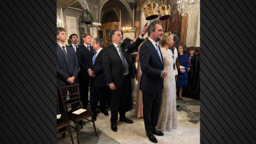 Νικόλαος Ντε Γκρες και Χρυσή Βαρδινογιάννη: Στη δημοσιότητα οι φωτογραφίες με τα στέμματα που φόρεσαν στον γάμο τους