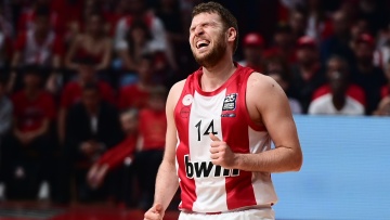 Βεζένκοφ: «Αυτή η ομάδα έχει φτιαχτεί για τίτλους – Να είμαστε πεινασμένοι και ενωμένοι»