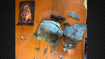 Ψαχτήρια, μπερεκέτια και μπιχλιμπίδια: Τα συνθηματικά των αρχαιοκάπηλων, χρησιμοποιούσαν και εκρηκτικά TNT