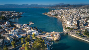 Χαλκίδα-Λιβαδειά-Γαλαξίδι: Διαδρομή σε ισορροπία στεριάς και θάλασσας