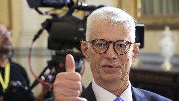 Ο ΣΥΡΙΖΑ επιτίθεται στην κυβέρνηση για την υπουργοποίηση του Αρίστου Δοξιάδη