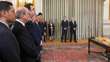 Καρέ καρέ η ορκωμοσία στο Προεδρικό Μέγαρο – Βίντεο, φωτογραφίες και δηλώσεις υπουργών και υφυπουργών
