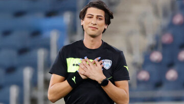 Η Σαπίρ Μπέρμαν γίνεται η πρώτη τρανσέξουαλ διαιτητής στην ιστορία του ευρωπαϊκού ποδοσφαίρου