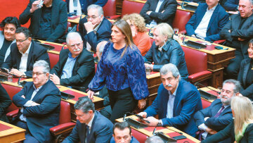 Βλέπουν την… πλάτη της Ζωής - Η δημοσκοπική άνοδος της Κωνσταντοπούλου δημιουργεί νέα δεδομένα στην Κεντροαριστερά