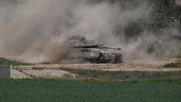 Πλήττουμε στρατιωτικές θέσεις της Χαμάς και της Ισλαμικής Τζιχάντ σε όλη τη Γάζα, λένε οι IDF