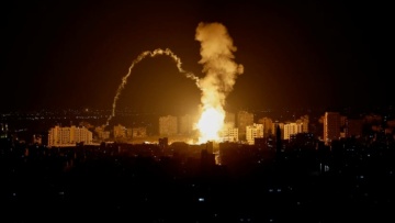 Το Ισραήλ βομβαρδίζει τη Γάζα παρά τη συμφωνία εκεχειρίας - Τουλάχιστον 200 νεκροί