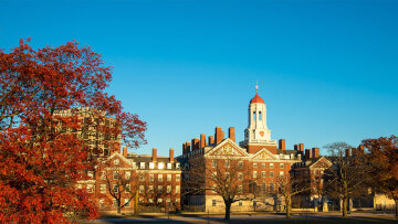 Το Χάρβαρντ απέρριψε τις απαιτήσεις Τραμπ να καταργήσει τα προγράμματα DEI