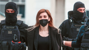 Ρούλα Πισπιρίγκου: Δις ισόβια για τις δολοφονίες Μαλένας και Ίριδας - Ομόφωνα ένοχη από το δικαστήριο