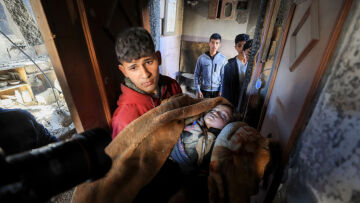 Διεθνής Αμνηστία: Ο κόσμος παρακολουθεί σε απευθείας μετάδοση καθώς διαπράττεται γενοκτονία στη Γάζα 