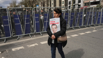 Υπό κράτηση για τέσσερις ημέρες ο Εκρέμ Ιμάμογλου - «Ο λαός θα δώσει απάντηση στα ψέματα και τις συνωμοσίες» το πρώτο του μήνυμα