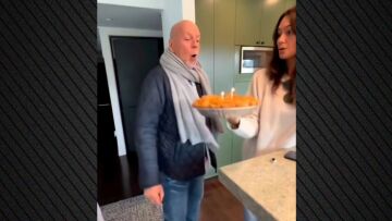 Ο Μπρους Γουίλις έκλεισε τα 70 - Το βίντεο που ανέβηκε στον λογαριασμό του για τα γενέθλιά του