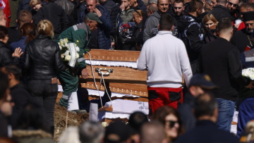 Βόρεια Μακεδονία: Σε ιδιαίτερα βαρύ κλίμα έγιναν οι κηδείες των 59 θυμάτων από την πυρκαγιά στο Κότσανι 