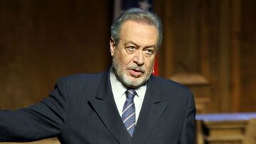 Γρηγόρης Βαλτινός για την απουσία του πατέρα του: Δεν ήθελα τα παιδιά μου να μεγαλώσουν όπως εγώ