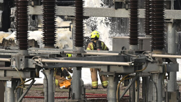 Χίθροου: Κλειστό όλη μέρα  εξαιτίας  μπλακ άουτ που προκλήθηκε από πυρκαγιά - Χάος με τις ακυρώσεις και τις εκτροπές πτήσεων