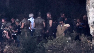 Ο Ματ Ντέιμον μεταμορφώνεται σε «Οδυσσέα» - Δείτε νέες φωτογραφίες από τα γυρίσματα της ταινίας στην Πύλο