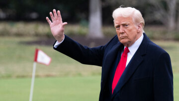 Ανάλυση Politico: Η ψεύτικη ειρήνη στην Ουκρανία άρχισε, αλλά μόνο ο Ντόναλντ Τραμπ πιστεύει ότι είναι αληθινή