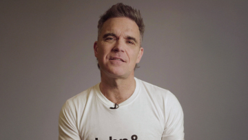 Robbie Williams στο protothema.gr: Αγαπημένοι μου Έλληνες, ανυπομονώ να σας δω στο Καλλιμάρμαρο