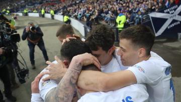 Σέρβιρε ο Κωνσταντέλιας, εκτέλεσε ο Τζόλης - Το 3ο γκολ της Ελλάδας στη Γλασκώβη - Βίντεο 