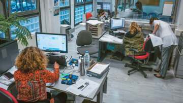 Γραφείο Προϋπολογισμού του Κράτους στη Βουλή: Πρωτογενές πλεόνασμα για μείωση του χρέους και όχι για παροχές